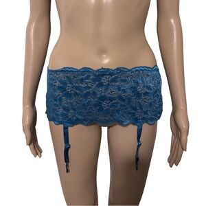 Fredericks of Hollywood Teal Lace Garter Belt small
